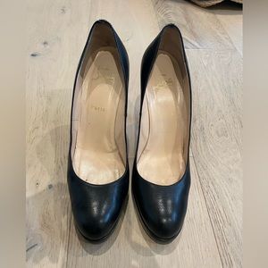 Christian louboubin round toe pumps size 41